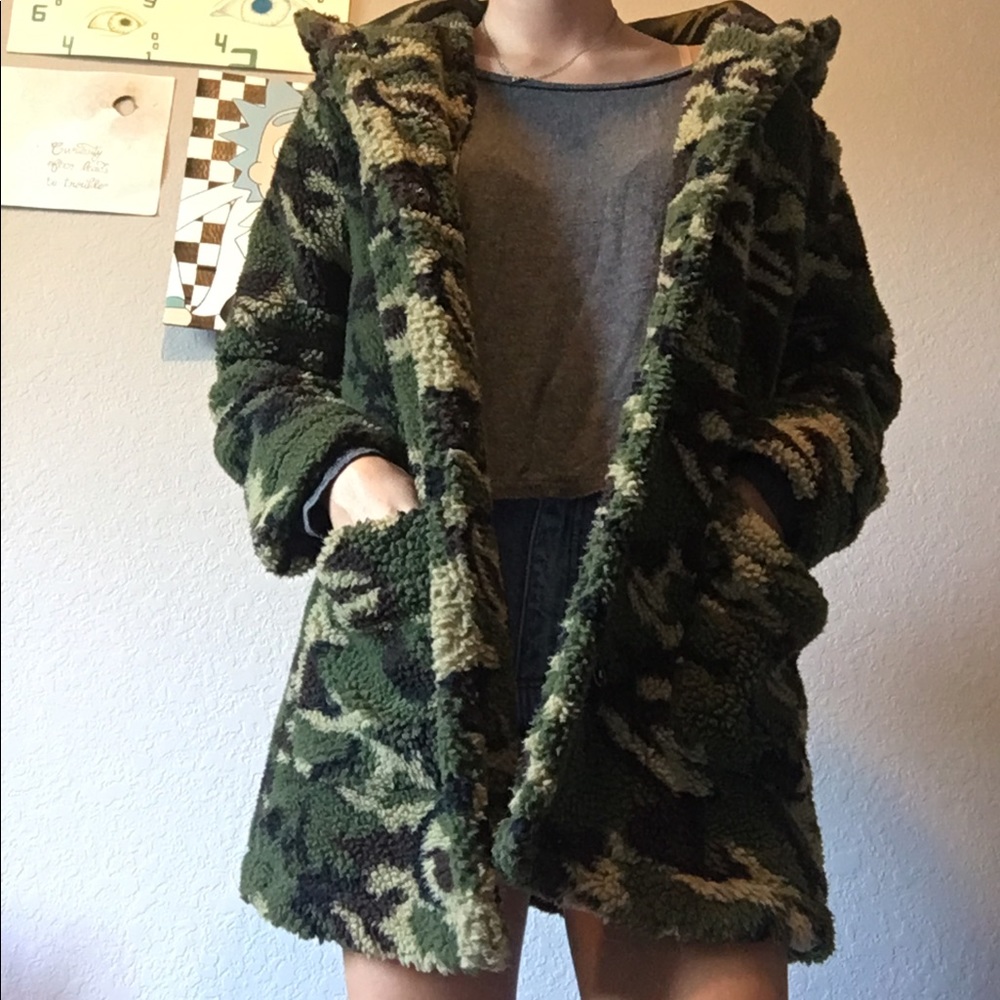 💫Forever 21💫 Camo Furry Coat
